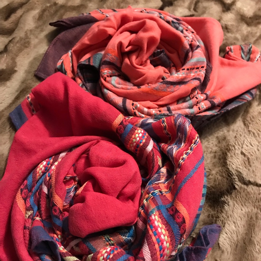 (bundle 2/$25) Twin woven infinity bundle